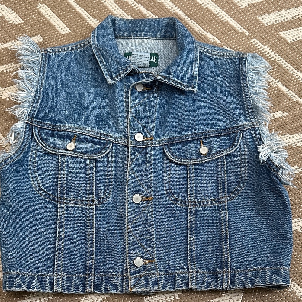 American Eagle Outfitters Distressed Frayed Style Crop Denim Vest Sz Med Vintage